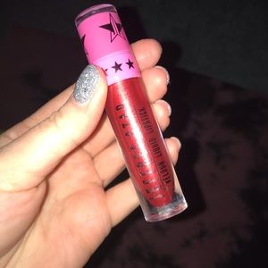 Jeffree Star Velour Liquid Lipstick in Poinsettia